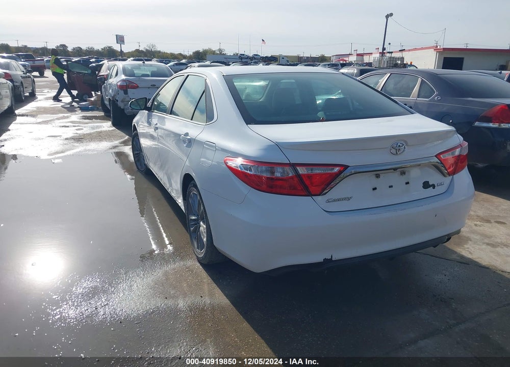 2015 TOYOTA CAMRY SE VIN: 4T1BF1FK5FU005813