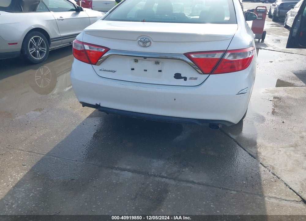 2015 TOYOTA CAMRY SE VIN: 4T1BF1FK5FU005813