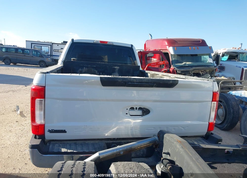 2017 FORD F-350 XL VIN: 1FT8W3BT4HED08040