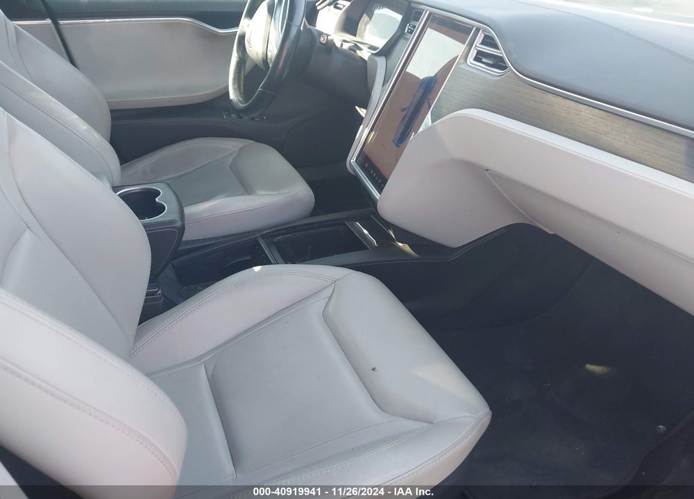 2016 TESLA MODEL S VIN: 5YJSA1E21GF175990