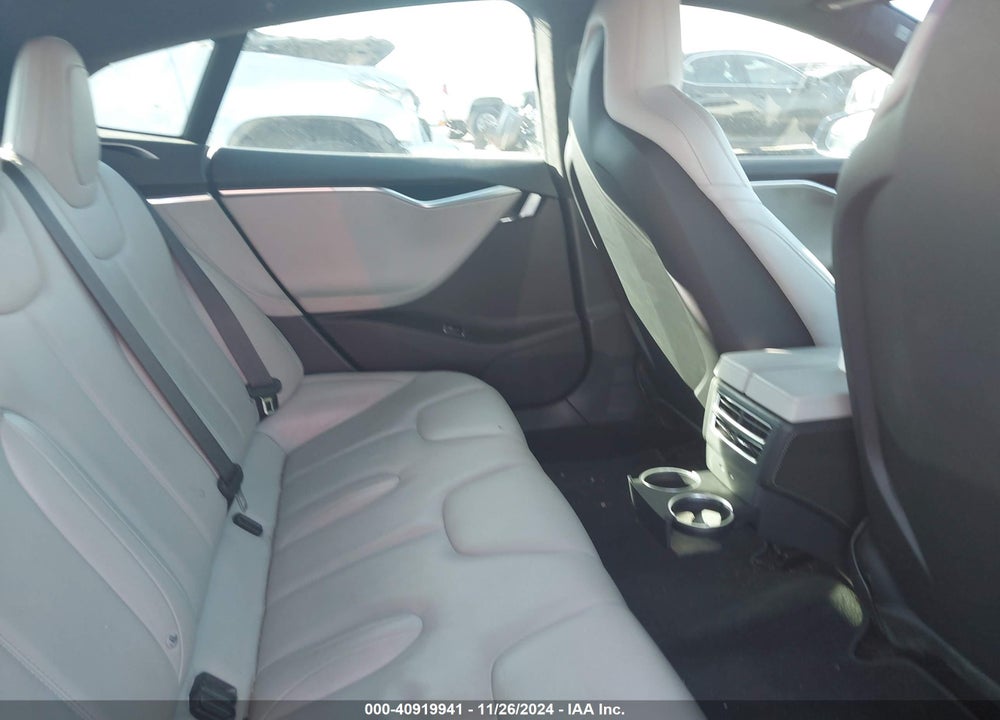 2016 TESLA MODEL S VIN: 5YJSA1E21GF175990