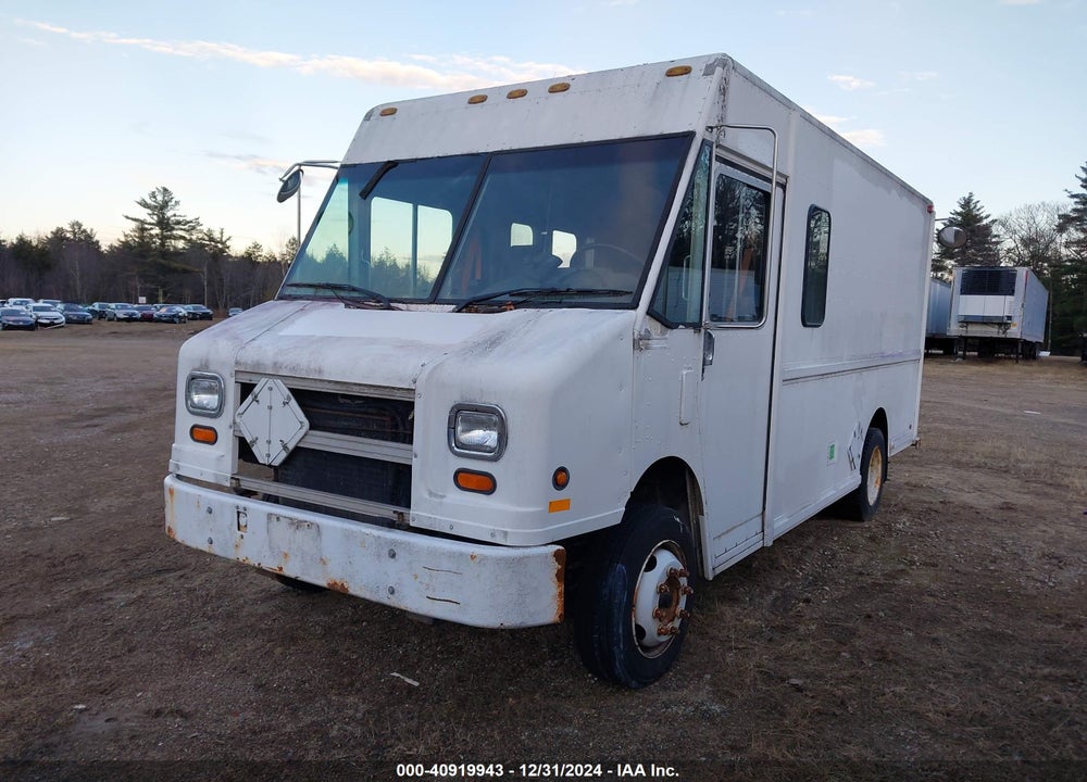 1999 FREIGHTLINER CHASSIS M LINE WALK-IN VAN VIN: 4UZA4FF45XCA60305