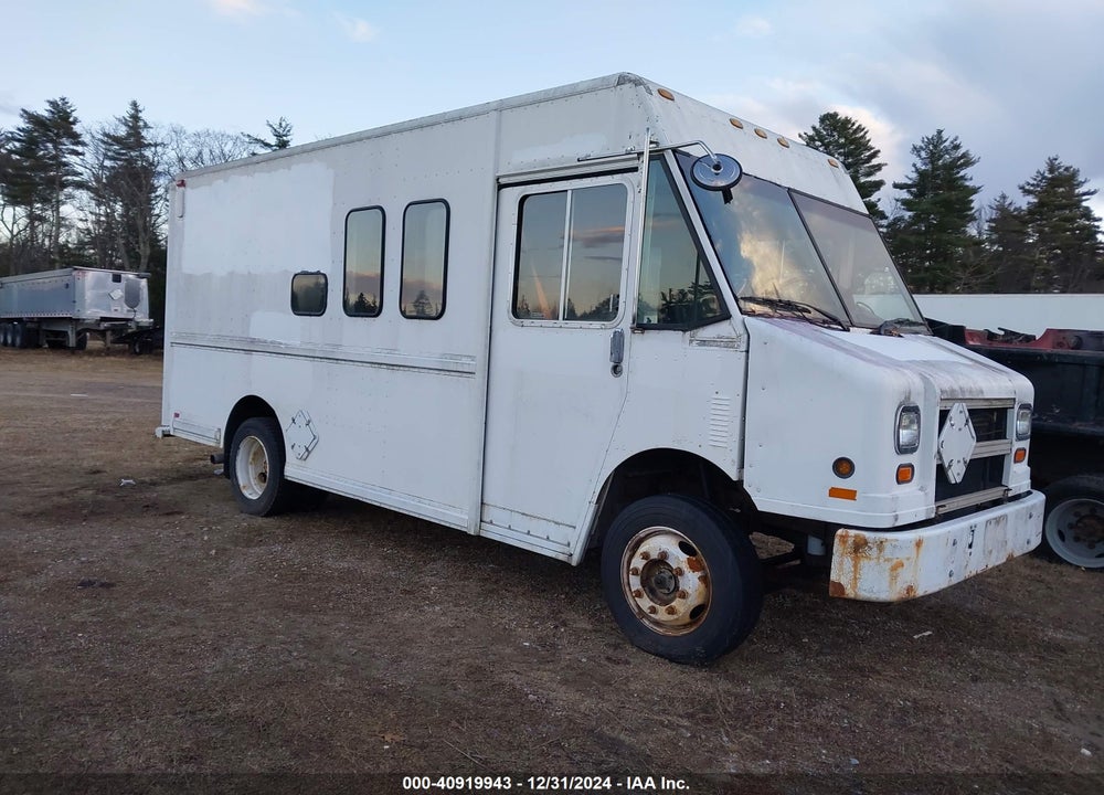1999 FREIGHTLINER CHASSIS M LINE WALK-IN VAN VIN: 4UZA4FF45XCA60305