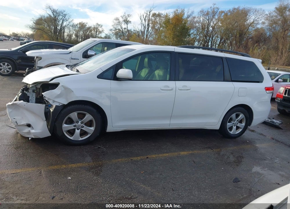 2013 TOYOTA SIENNA LE V6 8 PASSENGER VIN: 5TDKK3DC9DS381360