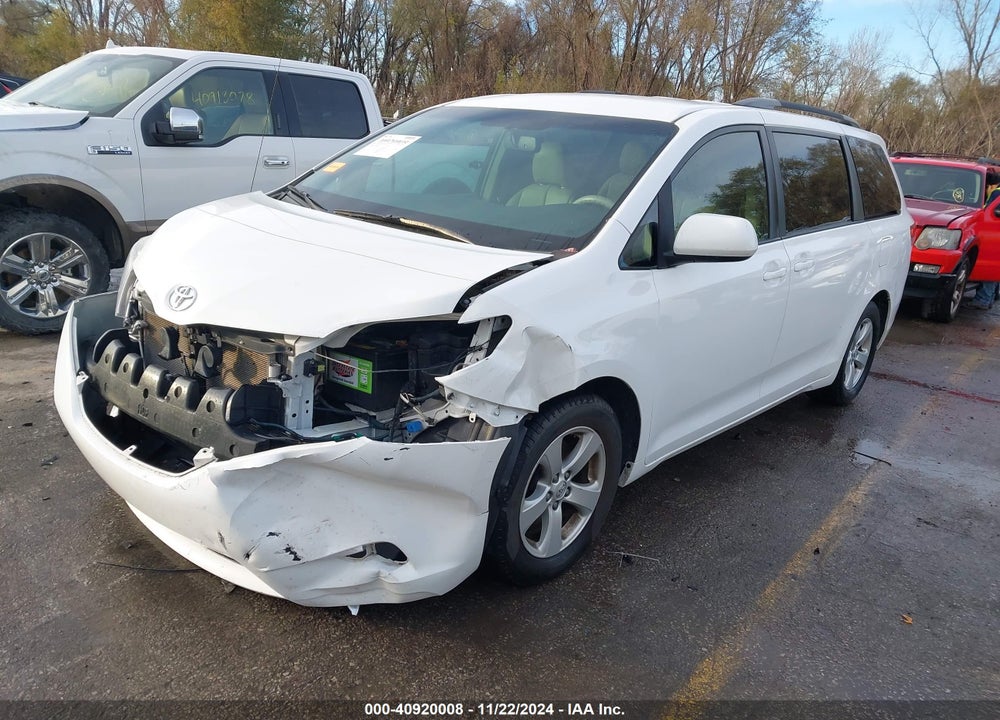 2013 TOYOTA SIENNA LE V6 8 PASSENGER VIN: 5TDKK3DC9DS381360