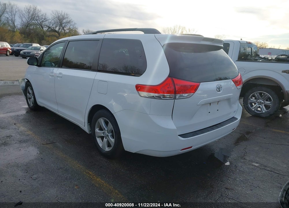 2013 TOYOTA SIENNA LE V6 8 PASSENGER VIN: 5TDKK3DC9DS381360