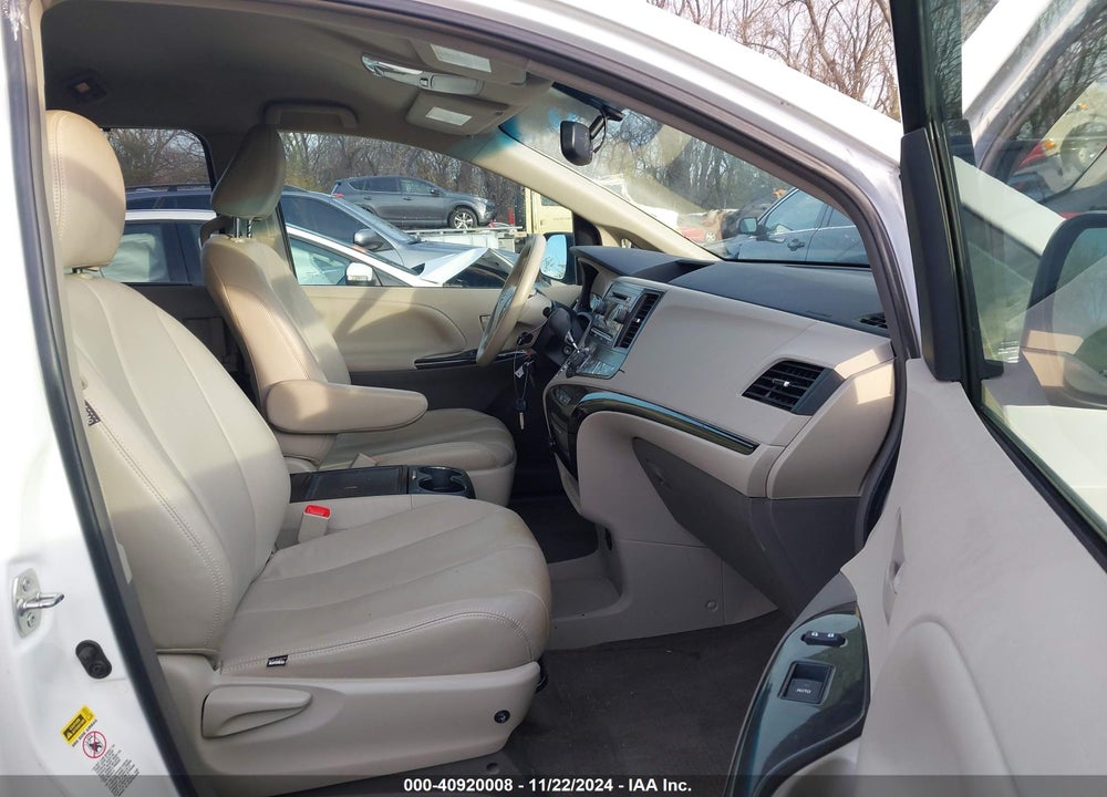 2013 TOYOTA SIENNA LE V6 8 PASSENGER VIN: 5TDKK3DC9DS381360