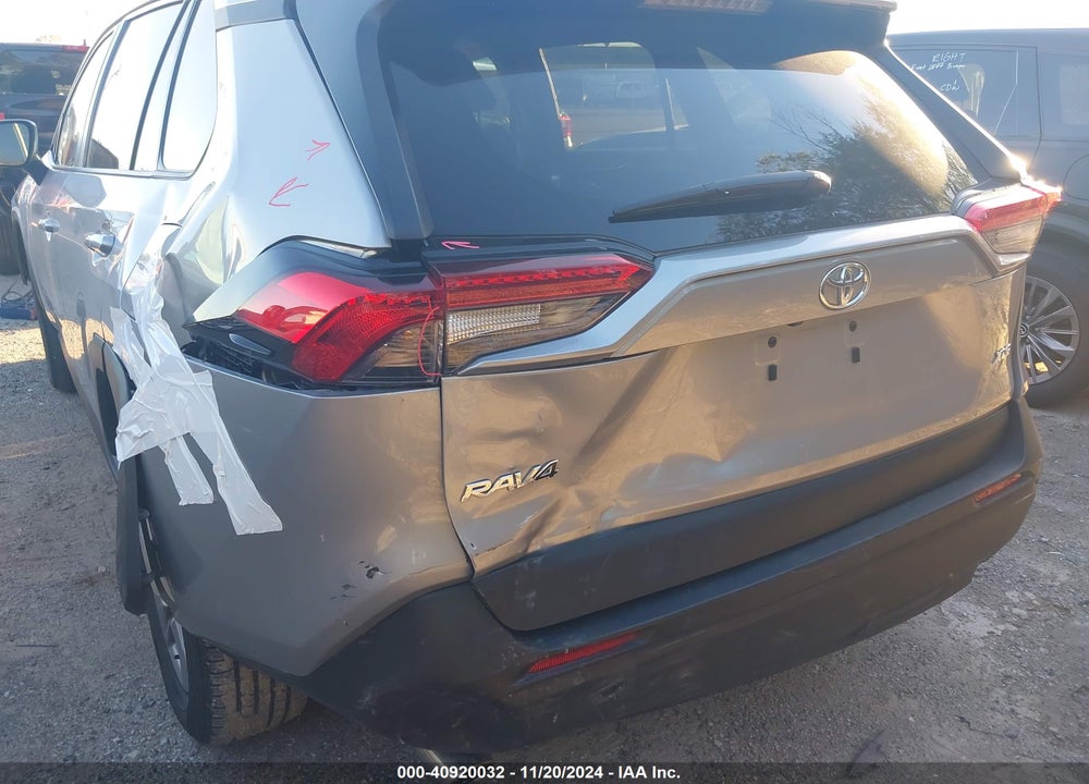 2024 TOYOTA RAV4 XLE VIN: 2T3W1RFV8RW323865