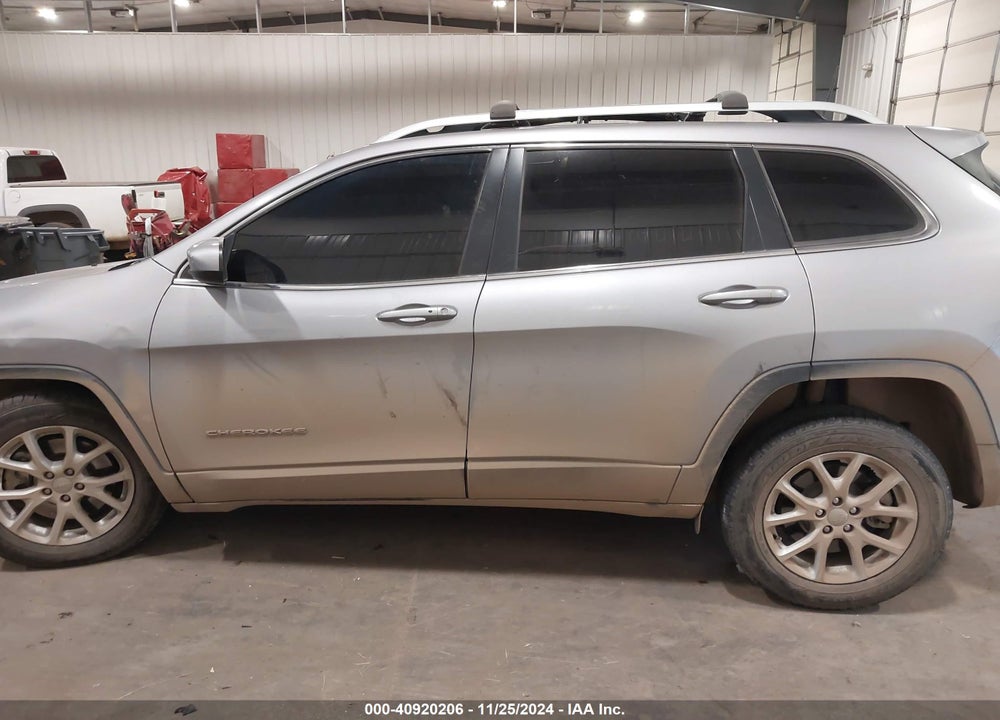 2017 JEEP CHEROKEE LATITUDE 4X4 VIN: 1C4PJMCB3HD213870