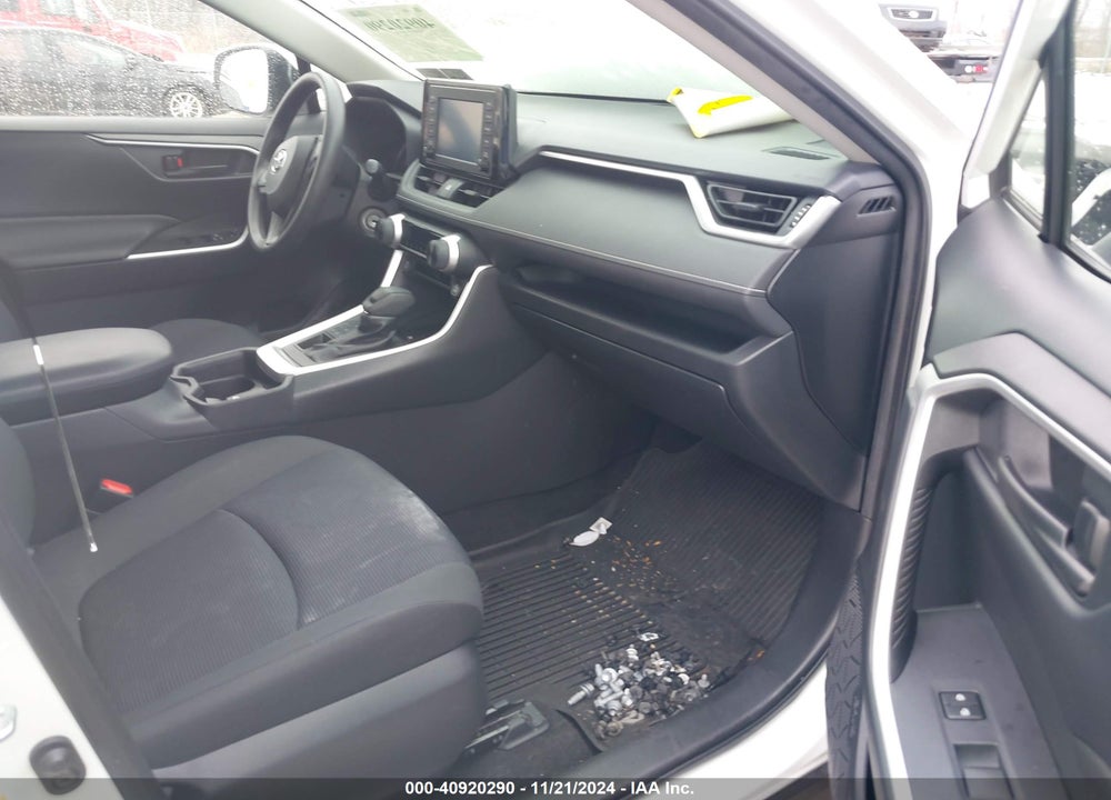2019 TOYOTA RAV4 LE VIN: JTMG1RFV8KJ013725