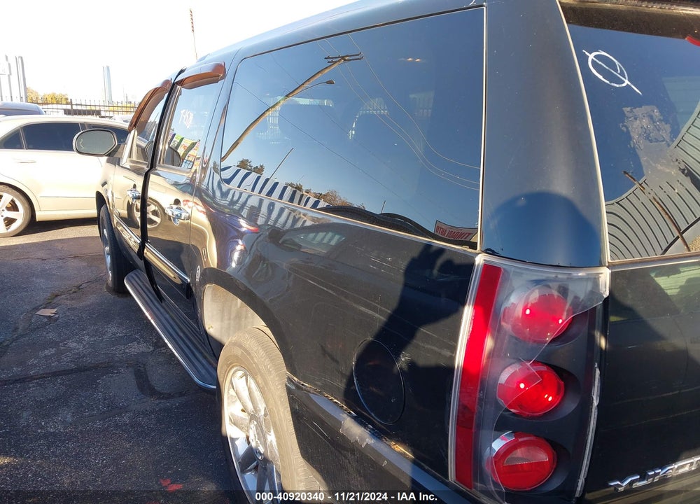 2008 GMC YUKON XL 1500 DENALI VIN: 1GKFK668X8J184491