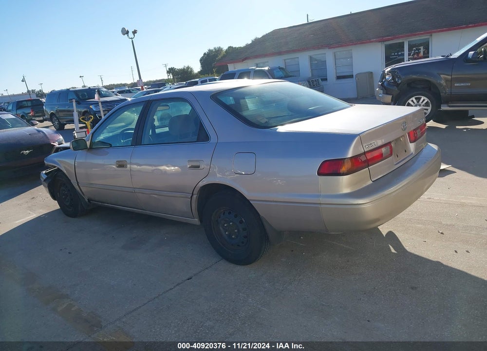 1999 TOYOTA CAMRY LE VIN: 4T1BG22K5XU444181
