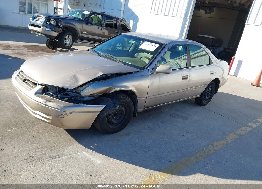 1999 TOYOTA CAMRY LE VIN: 4T1BG22K5XU444181