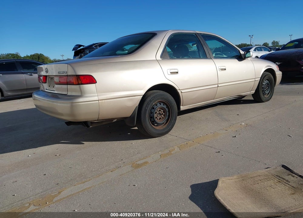 1999 TOYOTA CAMRY LE VIN: 4T1BG22K5XU444181