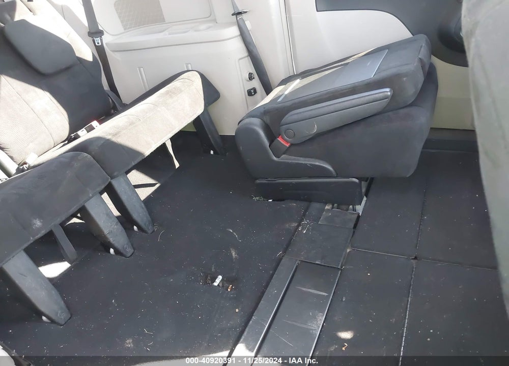 2011 CHRYSLER TOWN & COUNTRY TOURING VIN: 2A4RR5DG3BR763571
