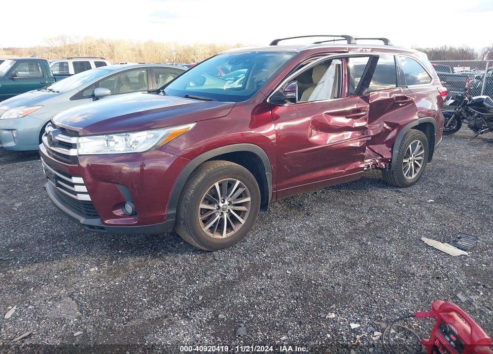 2017 TOYOTA HIGHLANDER XLE VIN: 5TDJZRFHXHS477376