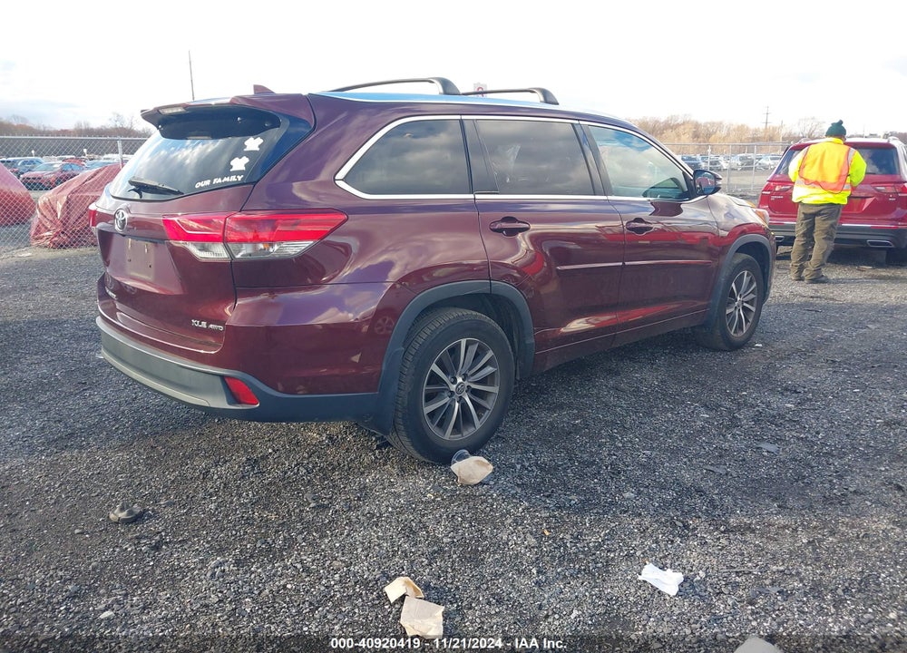 2017 TOYOTA HIGHLANDER XLE VIN: 5TDJZRFHXHS477376