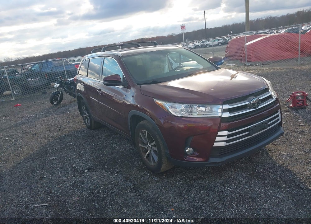 2017 TOYOTA HIGHLANDER XLE VIN: 5TDJZRFHXHS477376