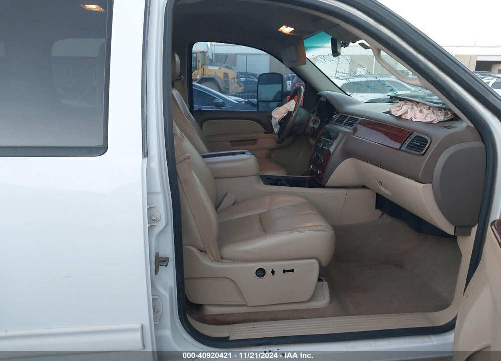 2011 CHEVROLET SILVERADO 2500HD LTZ VIN: 1GC1KYC80BF259960