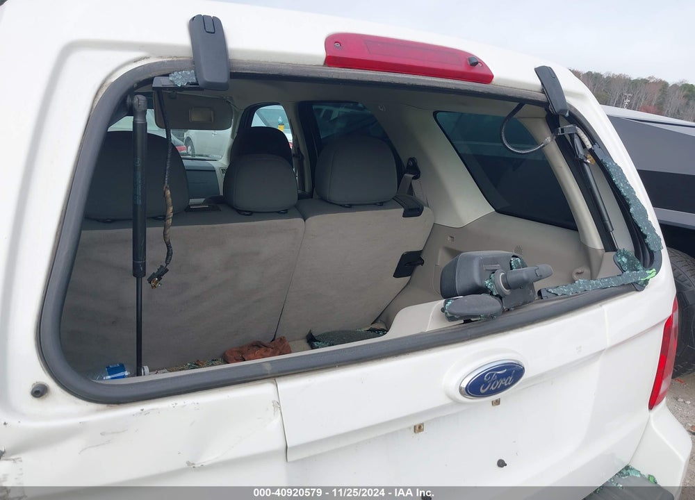 2011 FORD ESCAPE XLS VIN: 1FMCU0C76BKC22040