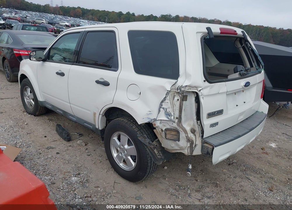2011 FORD ESCAPE XLS VIN: 1FMCU0C76BKC22040