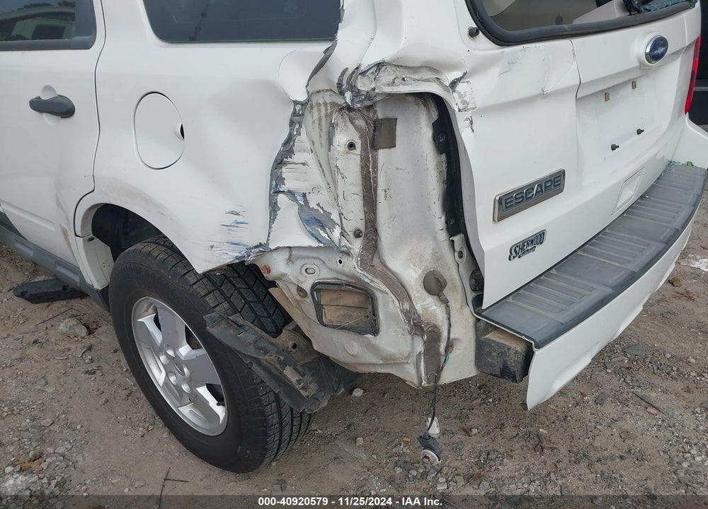 2011 FORD ESCAPE XLS VIN: 1FMCU0C76BKC22040