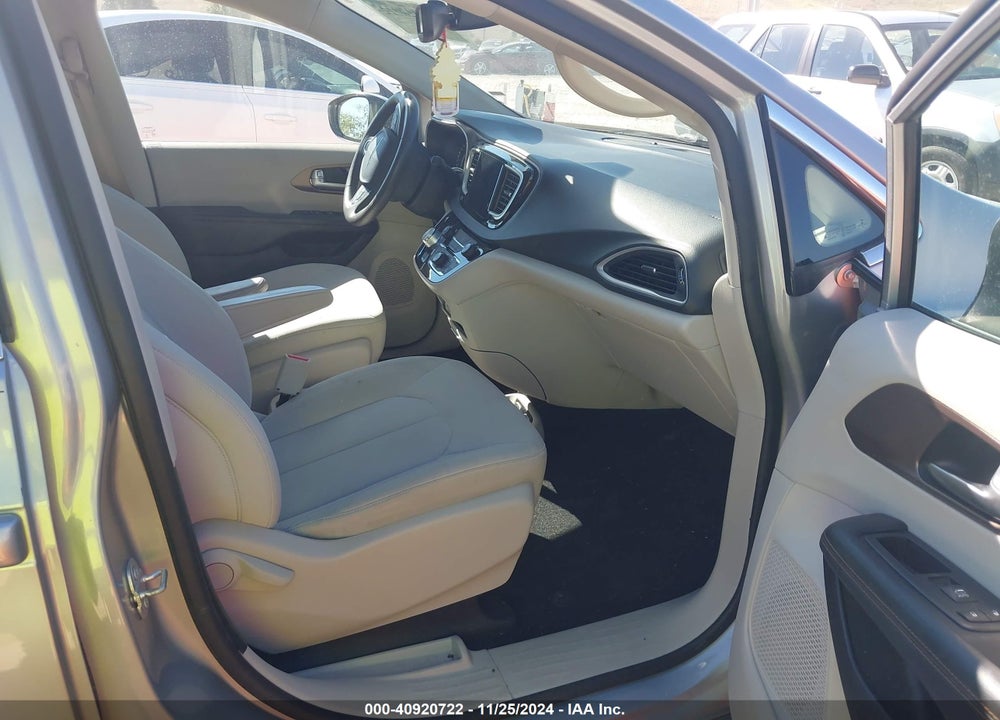 2017 CHRYSLER PACIFICA TOURING VIN: 2C4RC1DG5HR516335