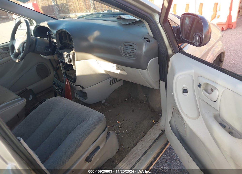 2005 CHRYSLER TOWN & COUNTRY VIN: 1C4GP45R65B420253
