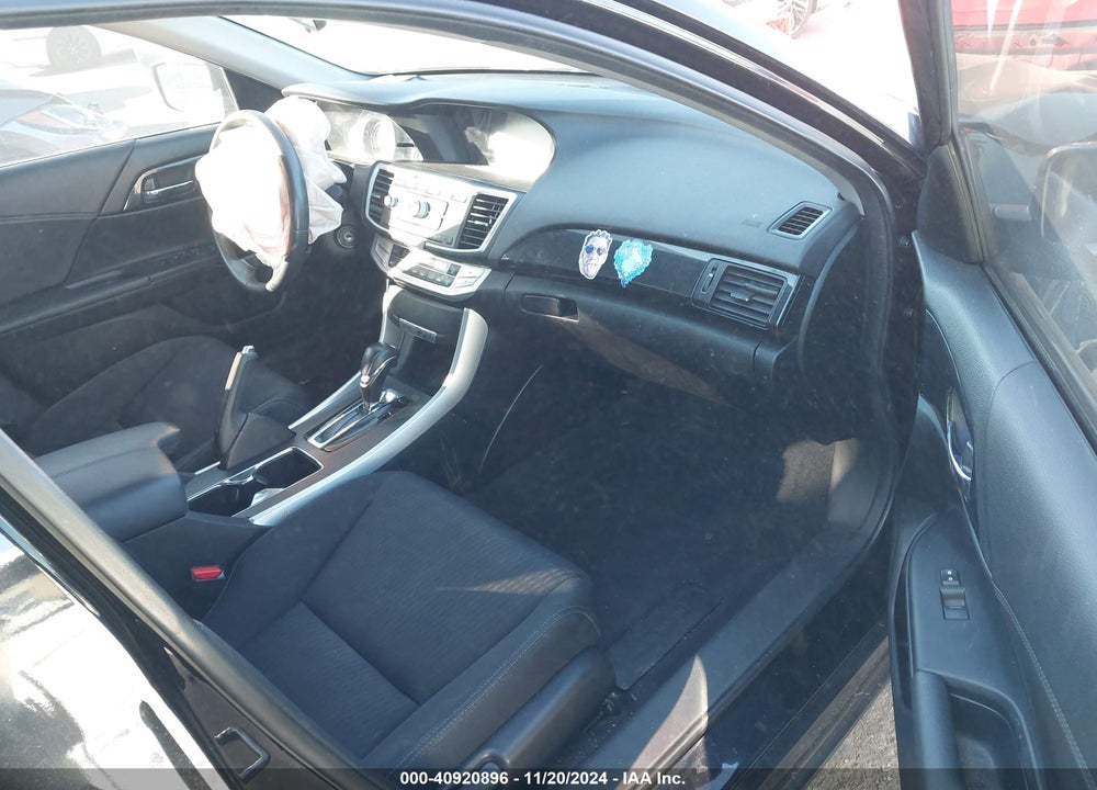 2013 HONDA ACCORD VIN: 1HGCR2F58DA063530