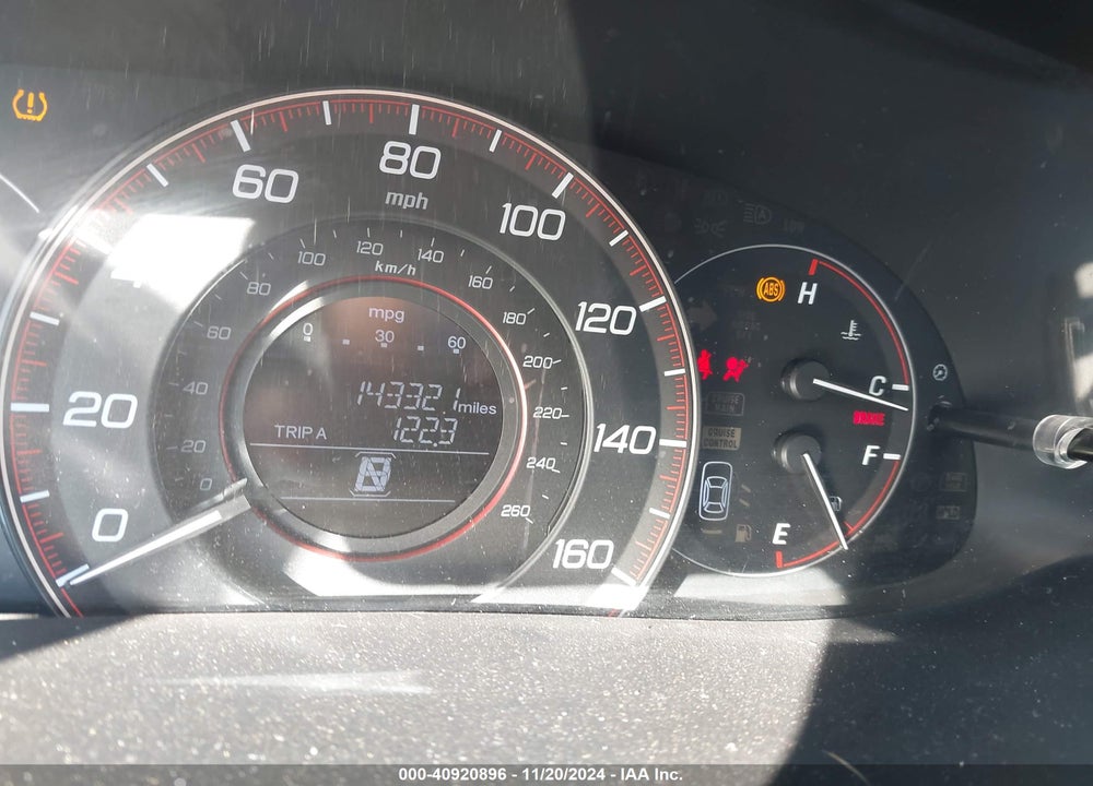 2013 HONDA ACCORD VIN: 1HGCR2F58DA063530