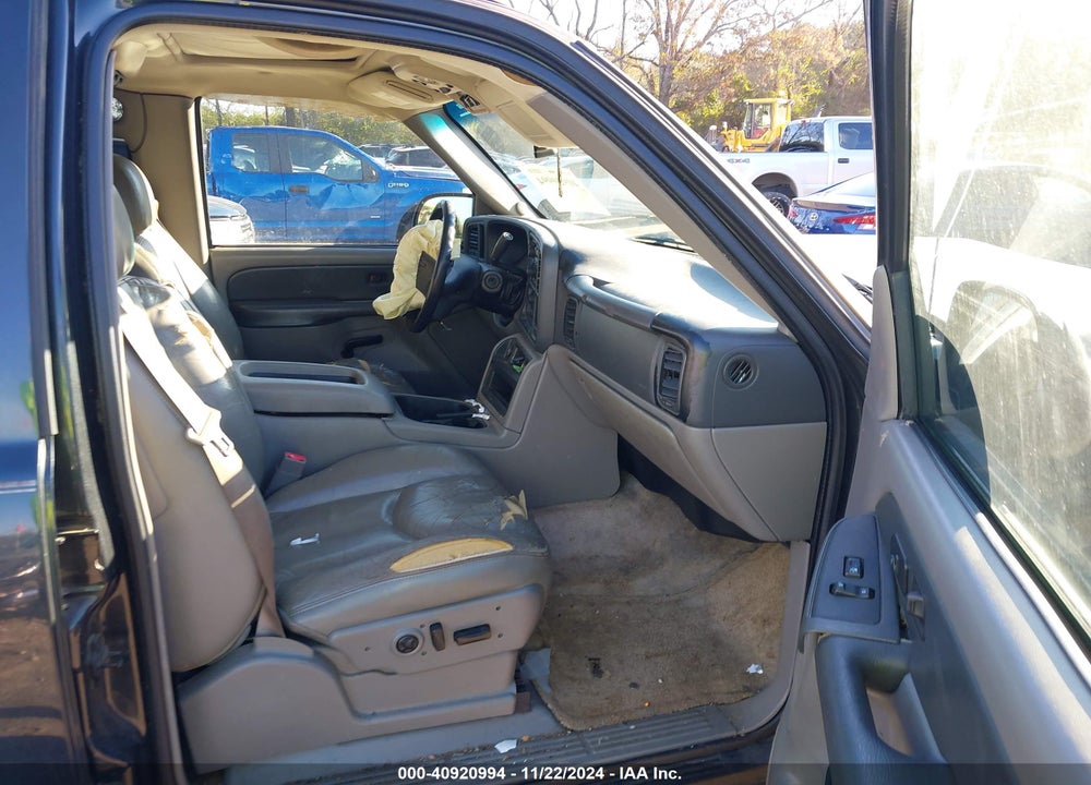 2003 CHEVROLET SUBURBAN 1500 LT VIN: 1GNEC16Z23J159956