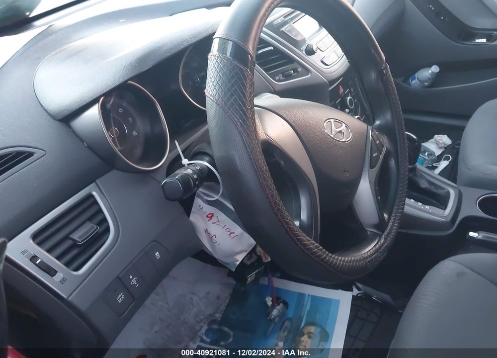 2015 HYUNDAI ELANTRA SE VIN: 5NPDH4AE2FH643800
