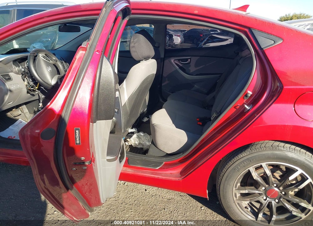 2015 HYUNDAI ELANTRA SE VIN: 5NPDH4AE2FH643800