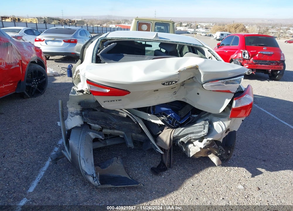 2015 KIA FORTE VIN: KNAFK4A65F5364115