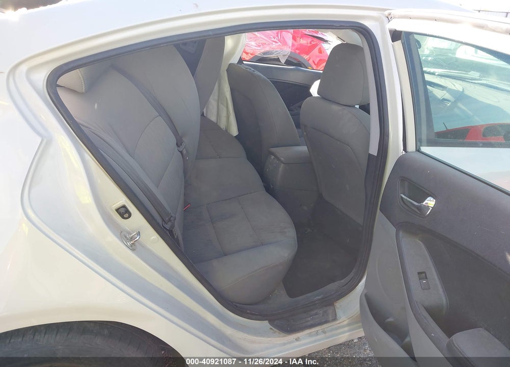 2015 KIA FORTE VIN: KNAFK4A65F5364115