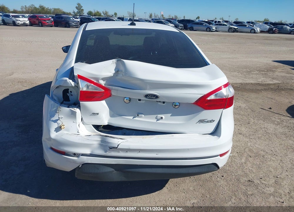 2018 FORD FIESTA VIN: 3FADP4BJ1JM142646