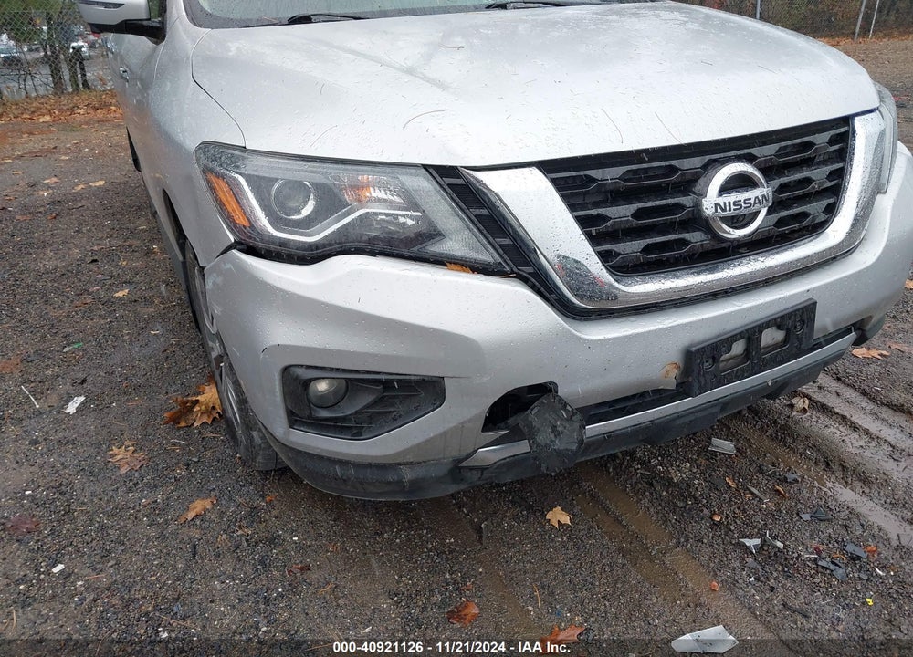 2018 NISSAN PATHFINDER SL VIN: 5N1DR2MM7JC666140