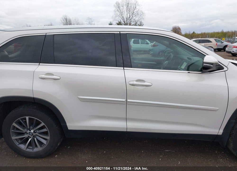 2019 TOYOTA HIGHLANDER XLE VIN: 5TDJZRFH7KS589222