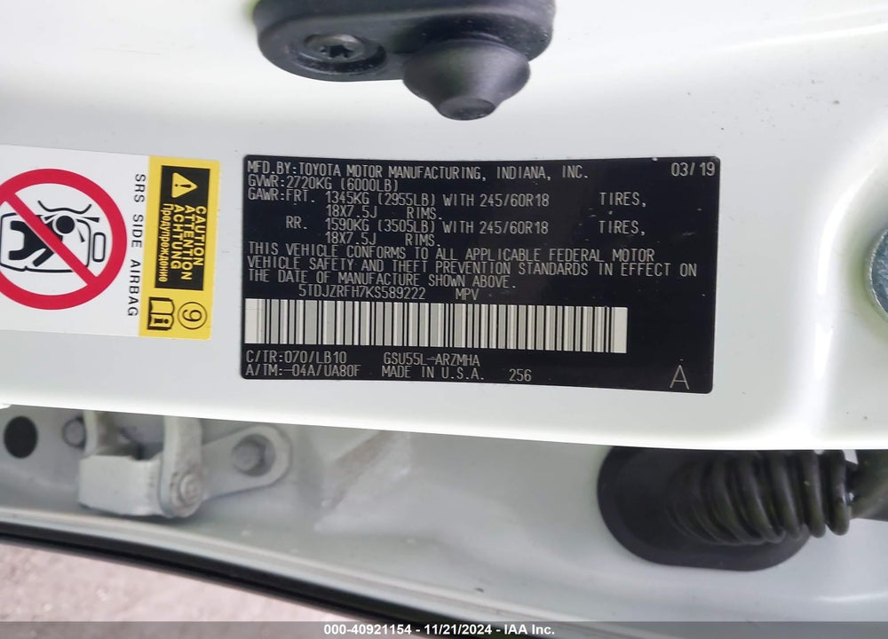 2019 TOYOTA HIGHLANDER XLE VIN: 5TDJZRFH7KS589222