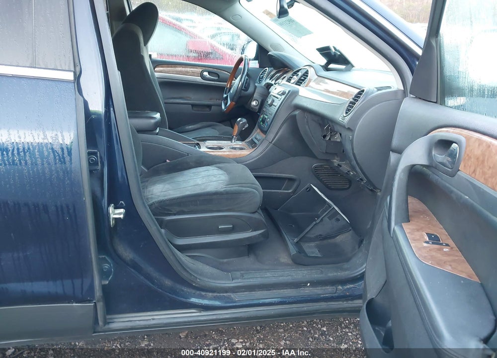 2011 BUICK ENCLAVE CX VIN: 5GAKRAED4BJ389739