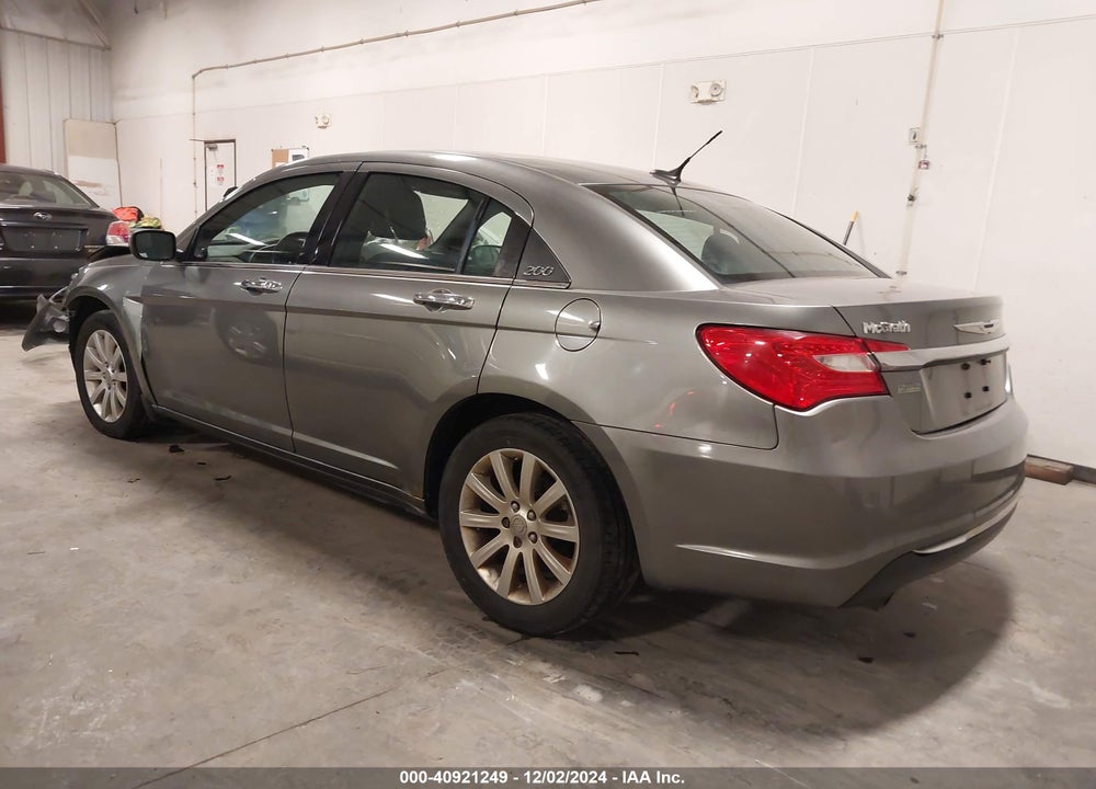 2013 CHRYSLER 200 VIN: 1C3CCBCGXDN528229