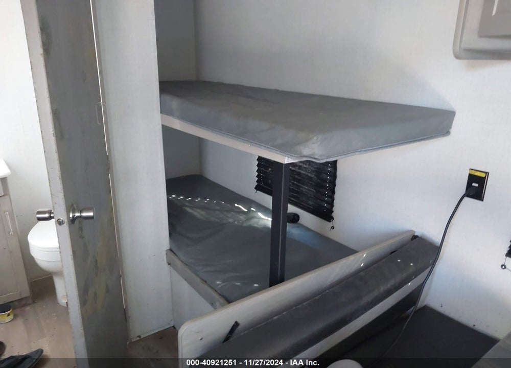 2024 KEYSTONE SPRINGDALE TRAVEL TRAILER VIN: 4YDTSGG10RW100685
