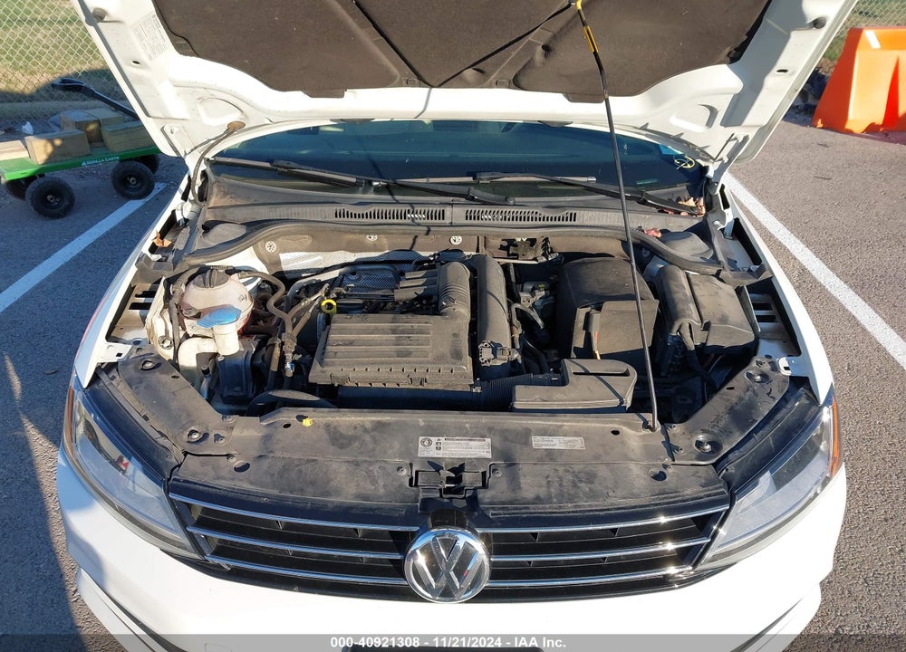 2017 VOLKSWAGEN JETTA 1.4T SE VIN: 3VWDB7AJ2HM311060
