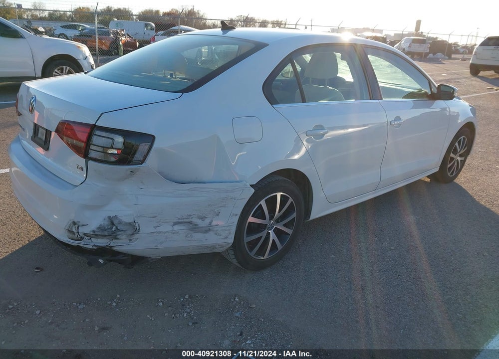 2017 VOLKSWAGEN JETTA 1.4T SE VIN: 3VWDB7AJ2HM311060