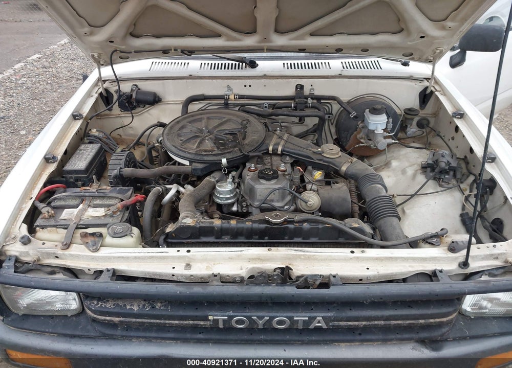 1990 TOYOTA PICKUP 1/2 TON SHORT WHEELBASE VIN: JT4RN81R3L5063556