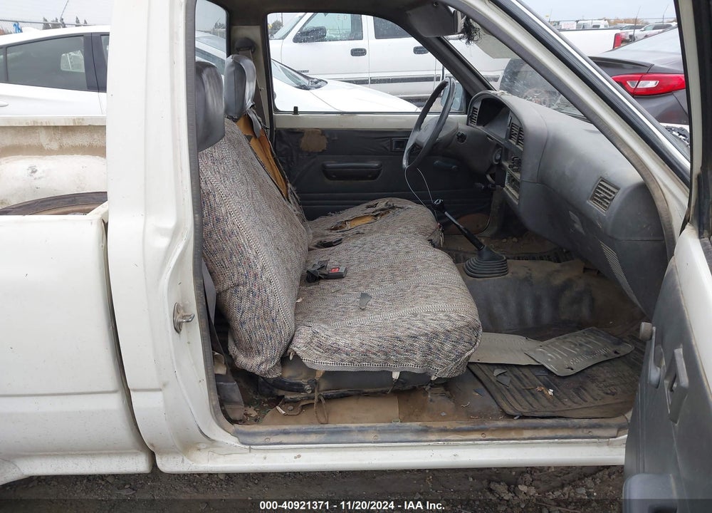 1990 TOYOTA PICKUP 1/2 TON SHORT WHEELBASE VIN: JT4RN81R3L5063556