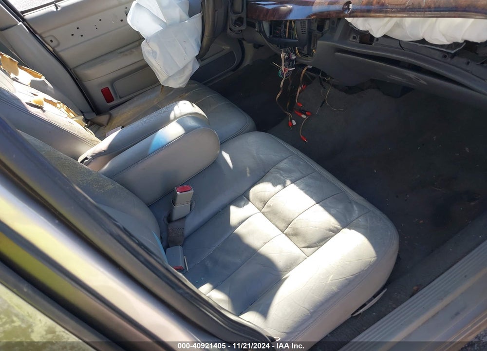 2005 MERCURY GRAND MARQUIS LS/LSE VIN: 2MEFM75W05X662978