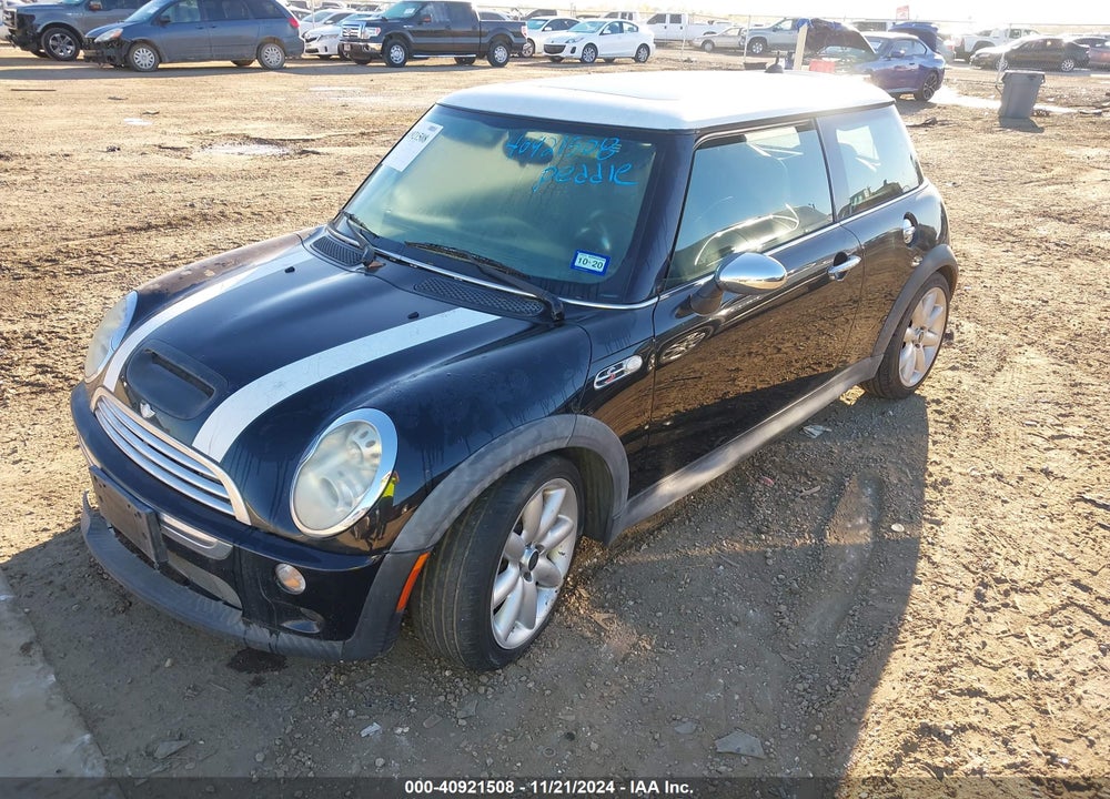 2005 MINI COOPER S VIN: WMWRE335X5TL14226