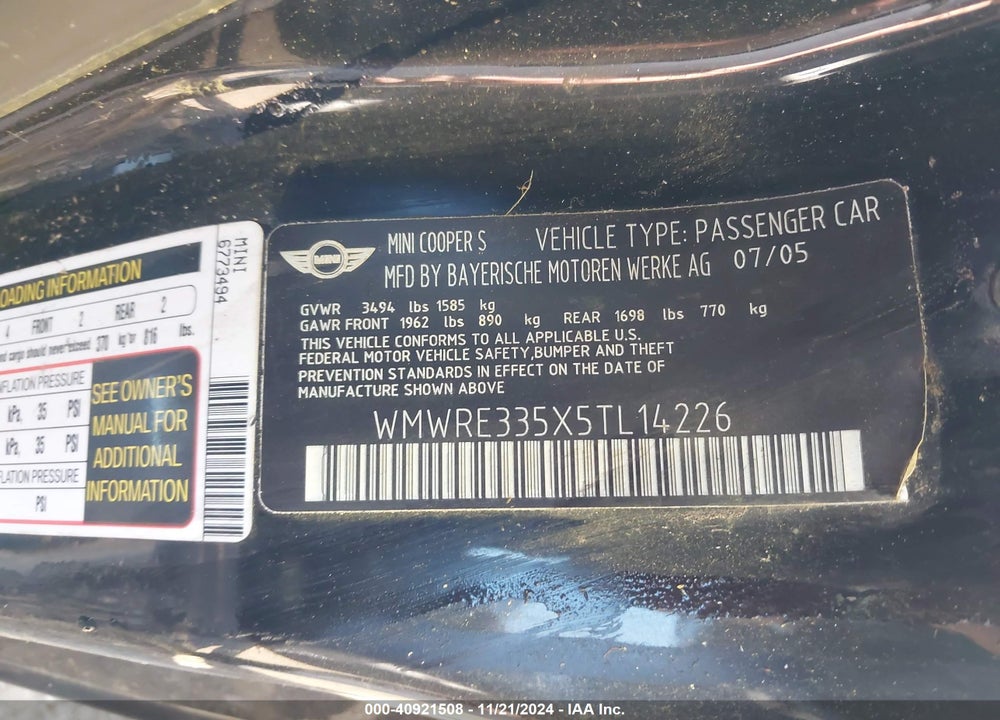 2005 MINI COOPER S VIN: WMWRE335X5TL14226