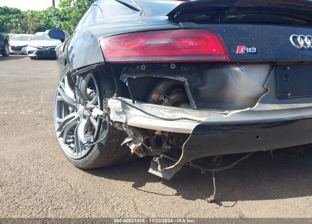 2014 AUDI R8 VIN: WUAKNAFG7EN000482